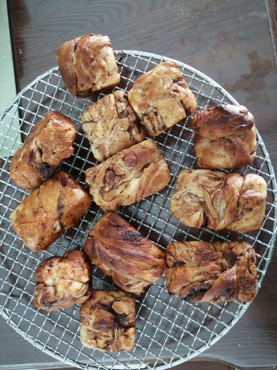 巧克力杯子甜点面包