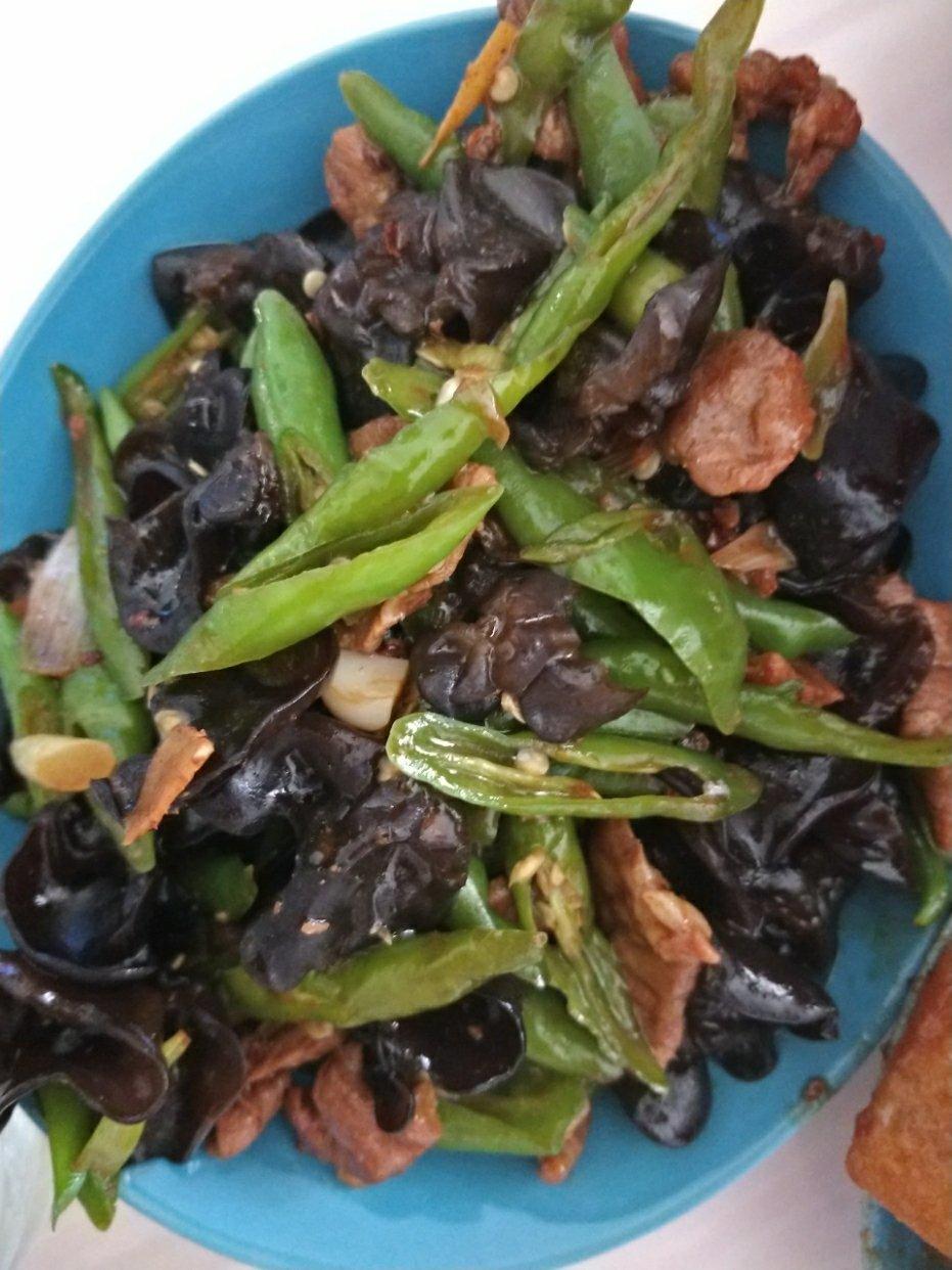 家常菜～木耳黄花菜炒肉