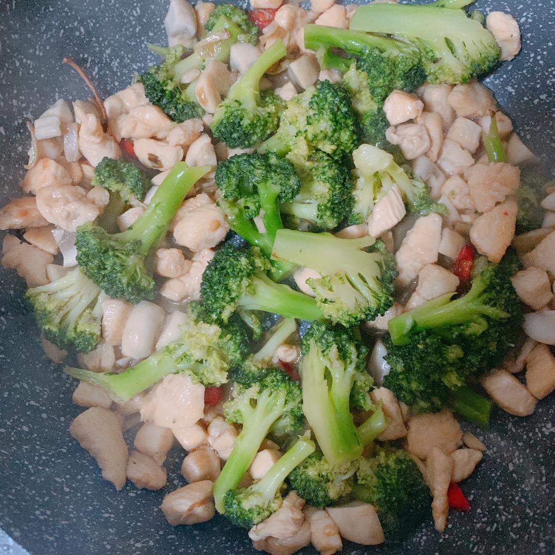 鸡胸肉西兰花减肥餐