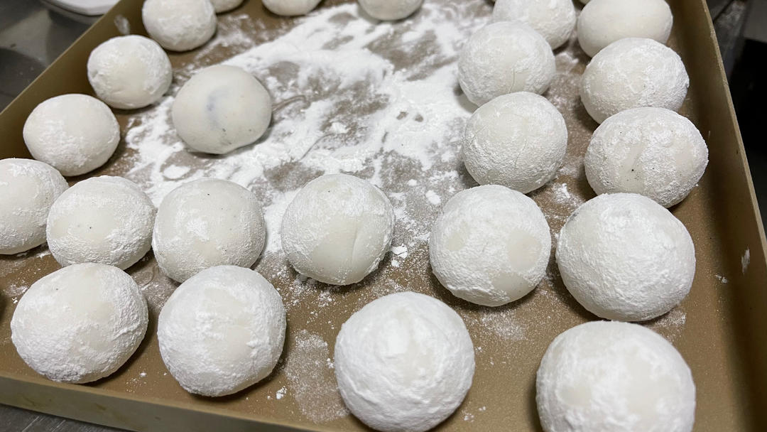 花生黑芝麻汤圆