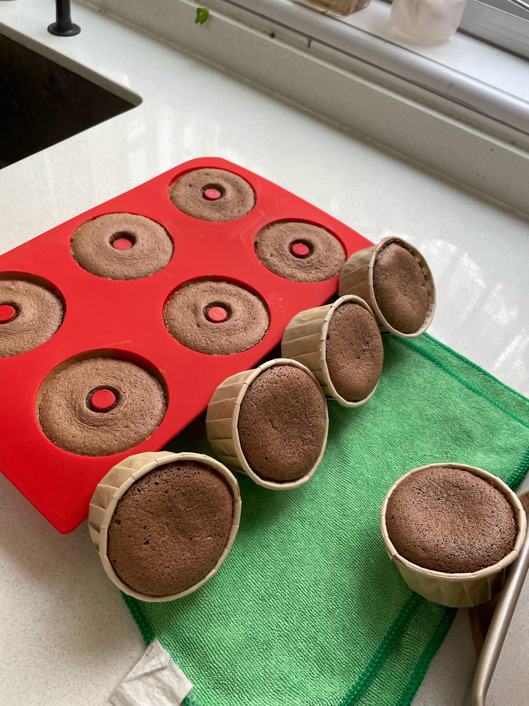 纸杯蛋糕不开裂（可做戚风蛋糕）