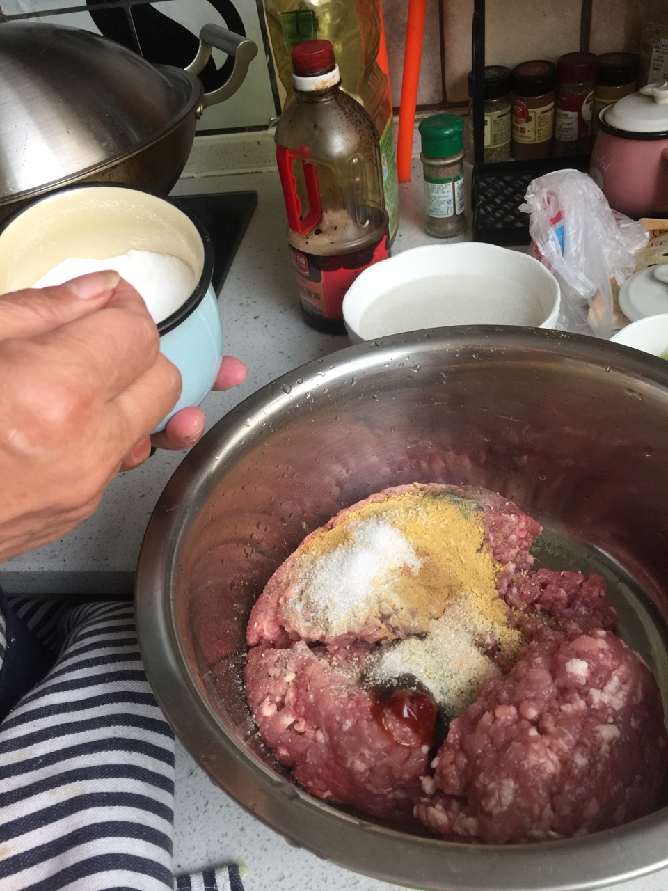 年菜——炸牛肉丸子的做法 步骤6