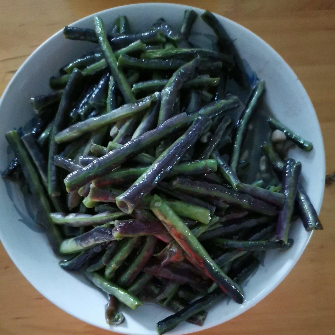 蒜炒豇豆（长豆角）