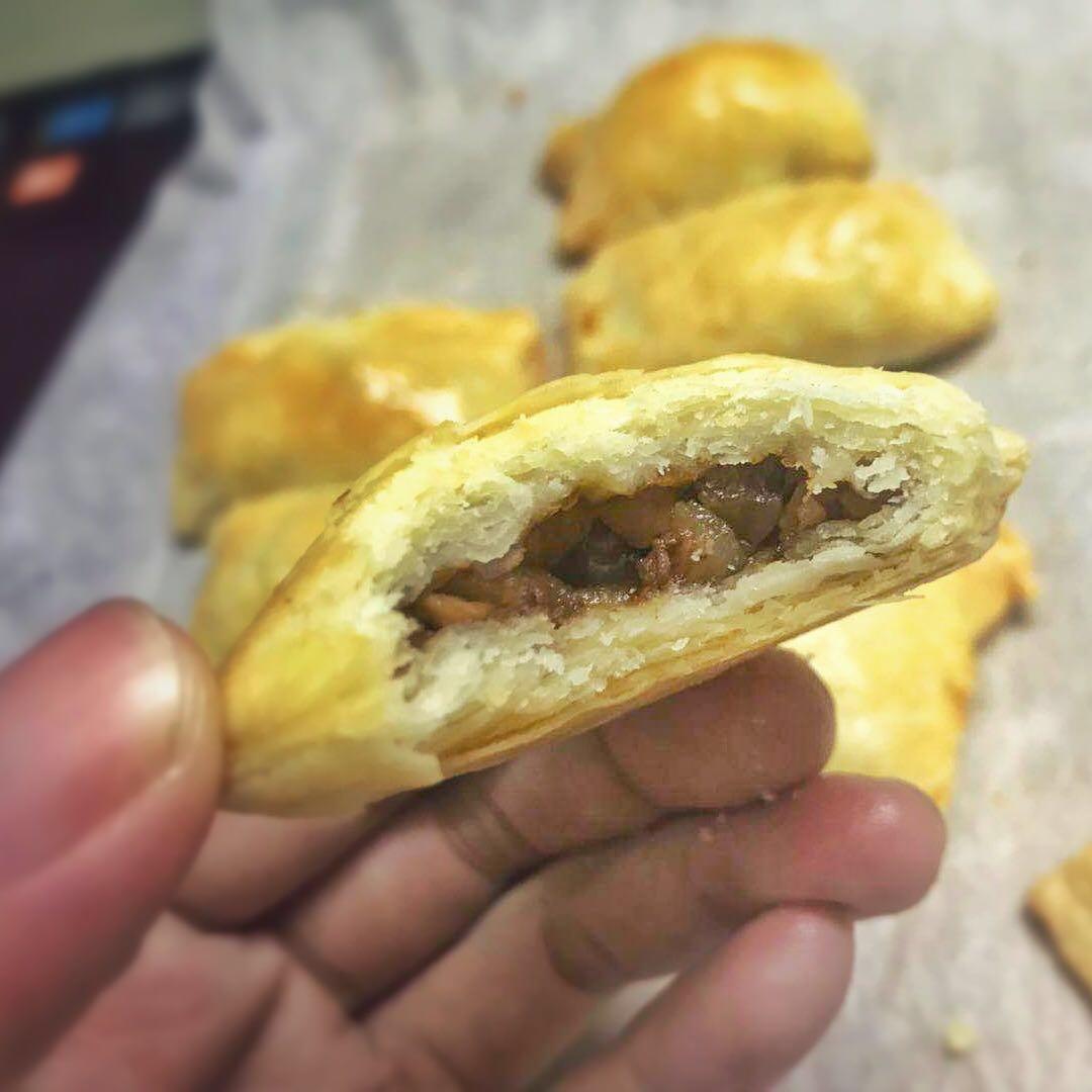 叉烧酥，内有极简叉烧肉馅料做法