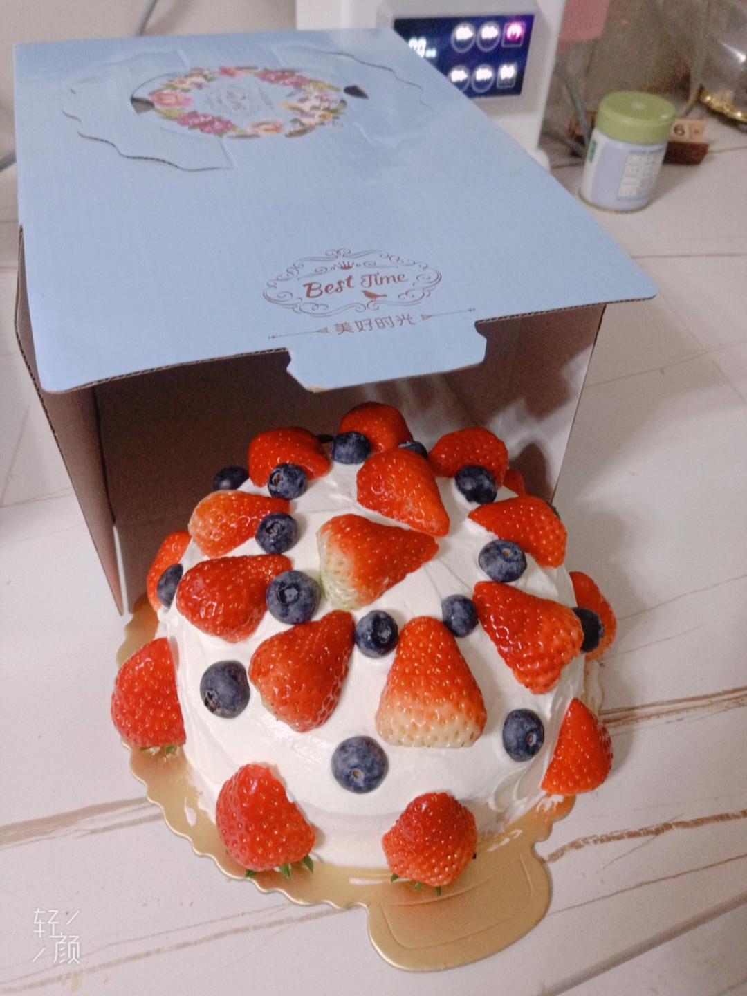 六寸草莓炸弹