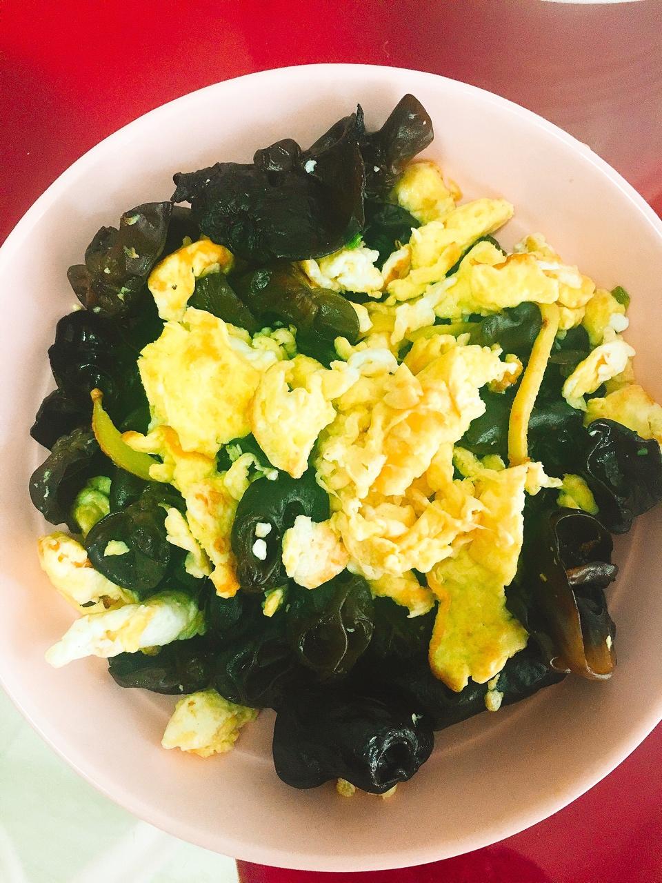木耳炒鸡蛋
