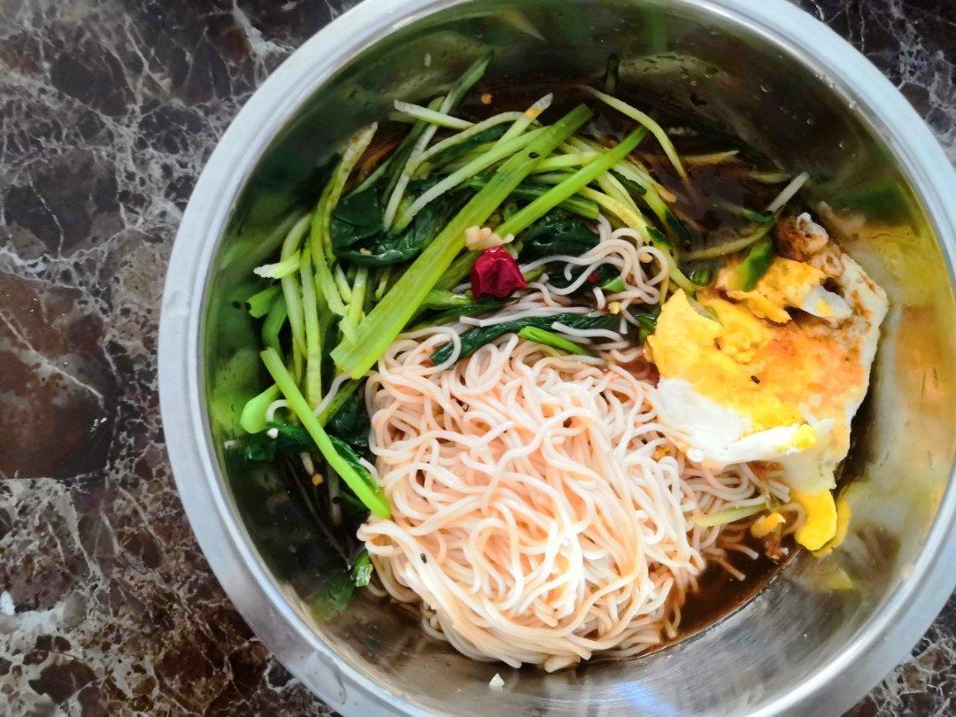 王大厨酸汤面