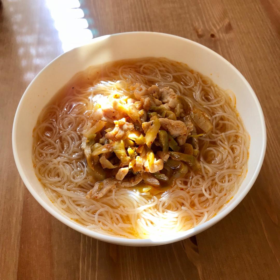 榨菜肉丝面
