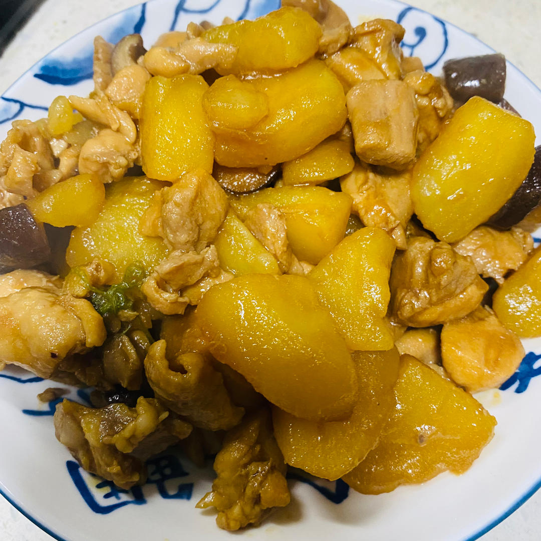 鸡腿肉炖土豆
