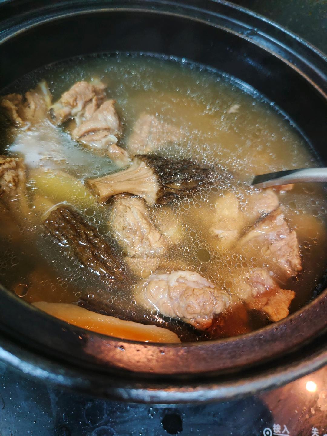 羊肚菌淮山排骨汤