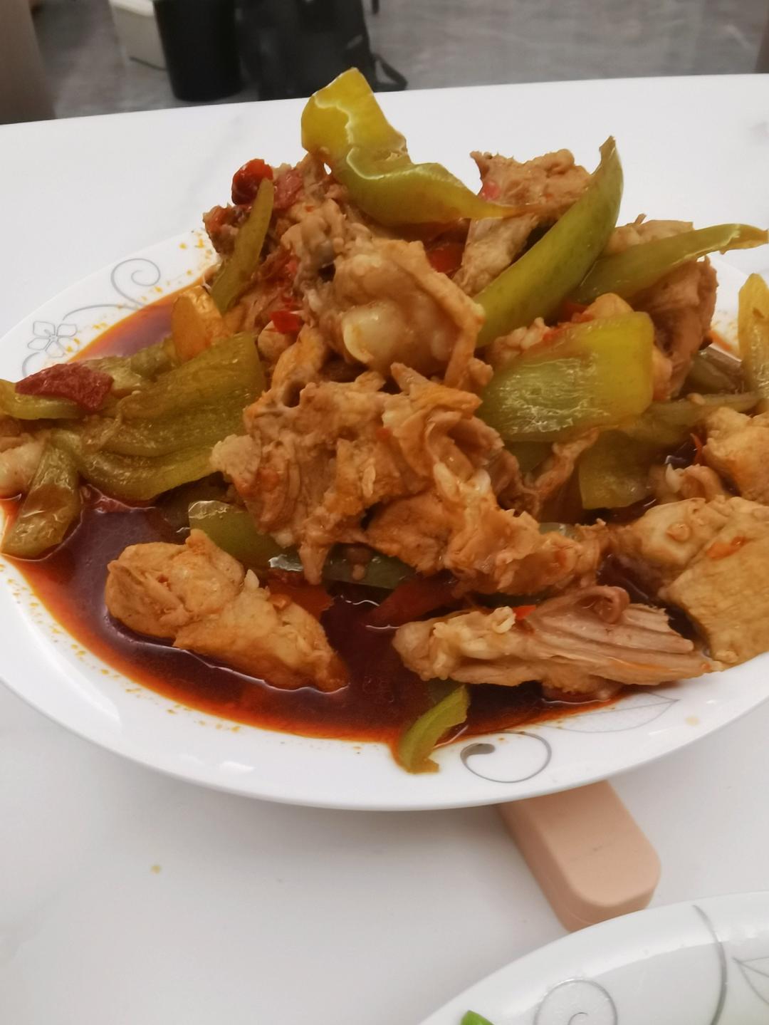 【创意小厨娘】家庭版鲜锅兔——兔肉嫩滑，麻辣爽口，这是一道下饭下酒的硬菜。