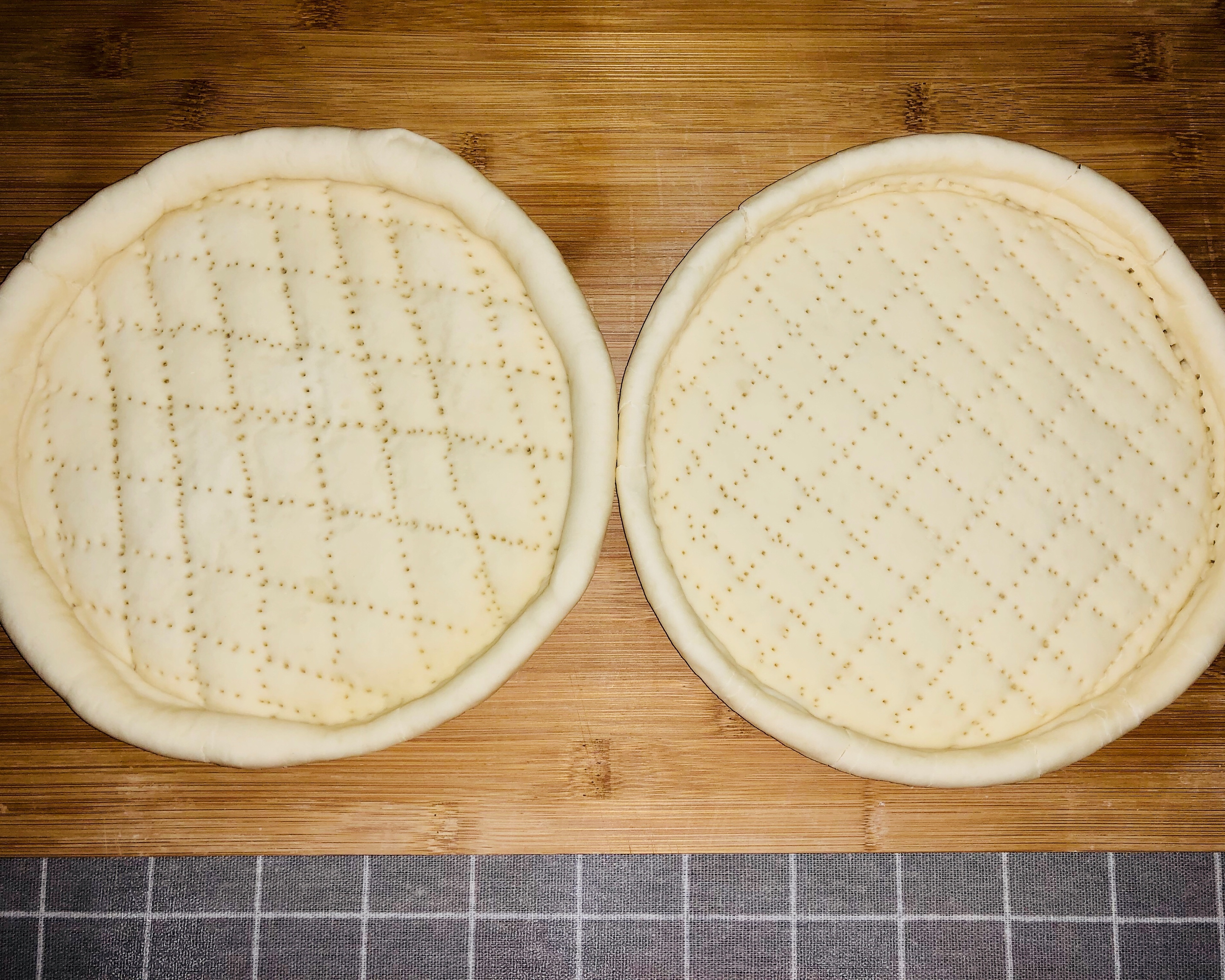 8寸披萨饼皮做法（🉑️厚🉑️薄，🉑️脆🉑️软）4张的做法