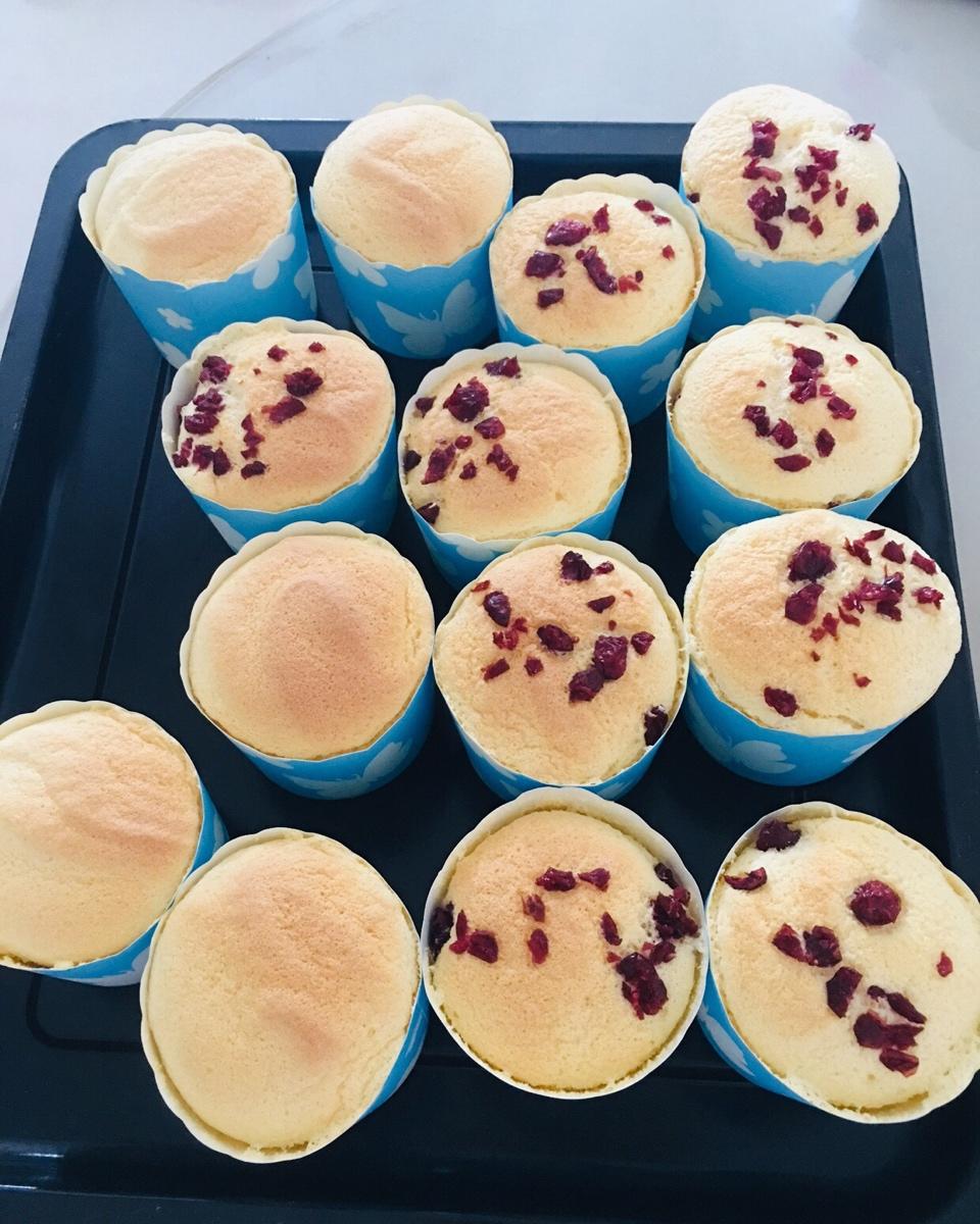 蔓越莓纸杯蛋糕