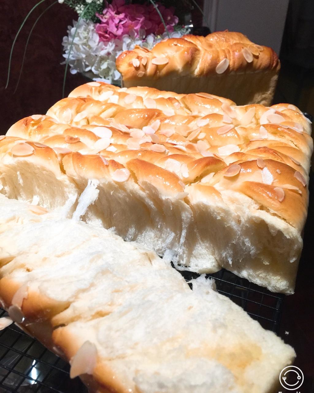 杏仁奶油软排包