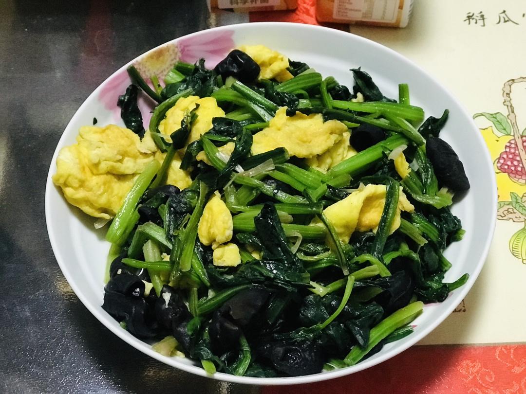 菠菜炒鸡蛋