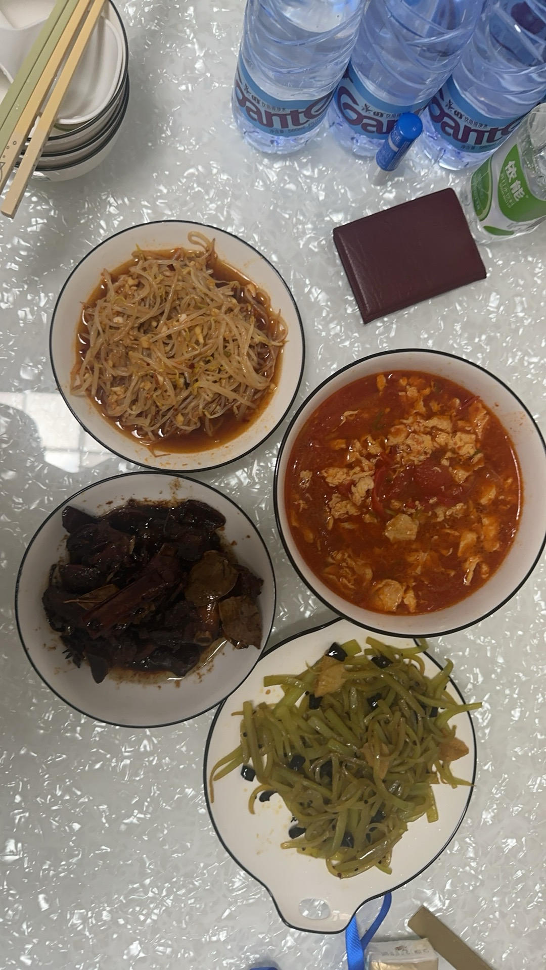 一上桌就会被哄抢光的，爽口凉拌菜豆芽粉丝