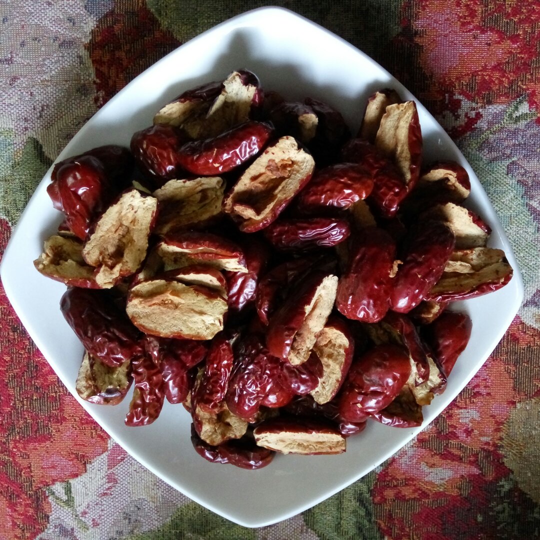 乖乖妈咪a做的烤焦枣炒焦枣和藜麦焦枣茶