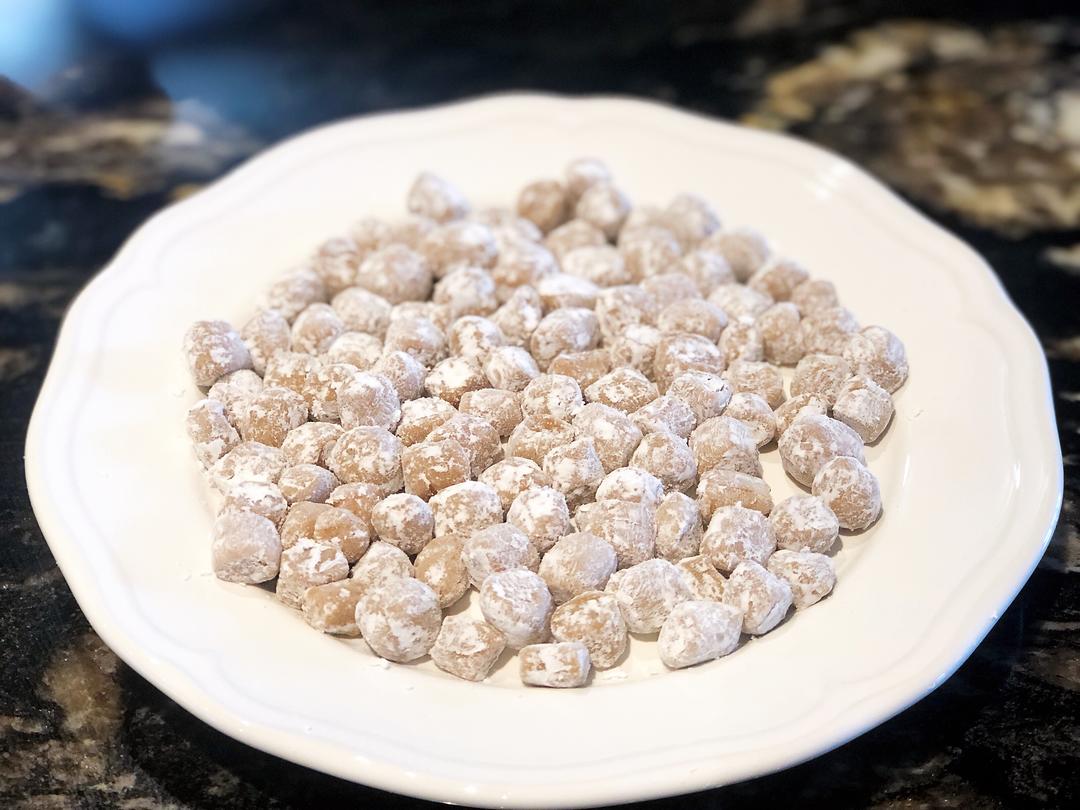 搭配珍珠奶茶的珍珠圆子(木薯粉)