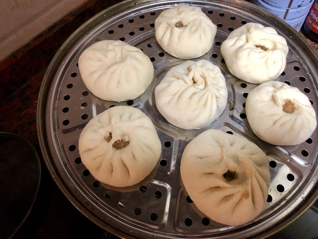 香嫩多汁鲜肉包子（香菇猪肉包）