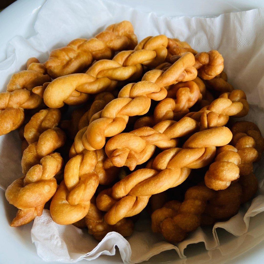 馋嘴猫咪99做的脆麻花