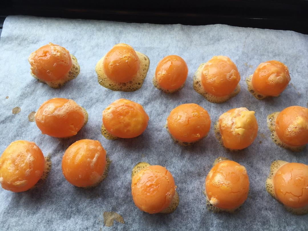 生的咸鸭蛋黄处理方法