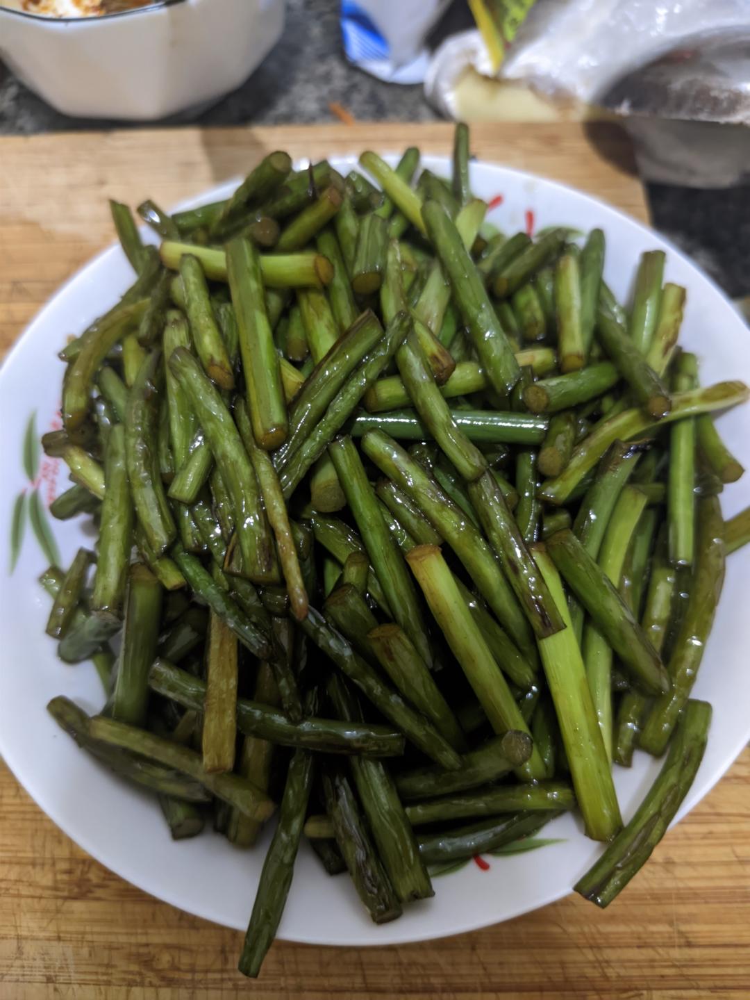 做法简单又下饭的炒蒜苔❗️