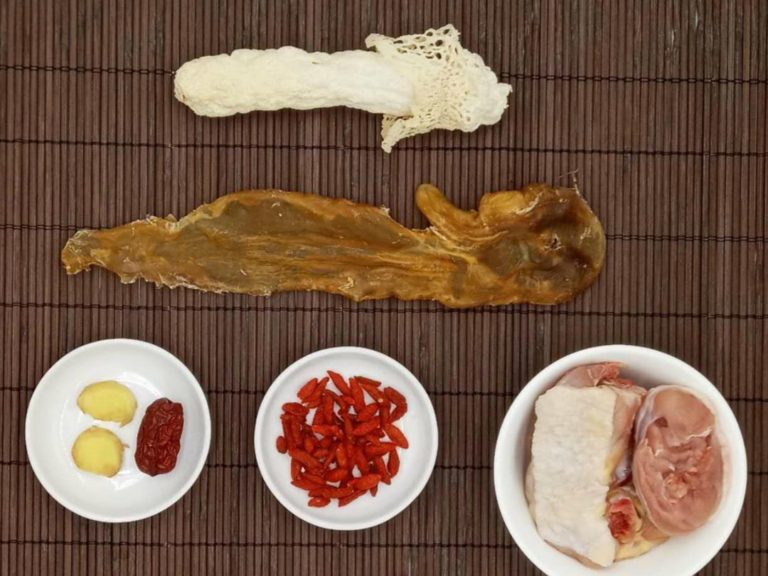 织金竹笙花胶汤，让未来的宝宝白白嫩嫩的做法