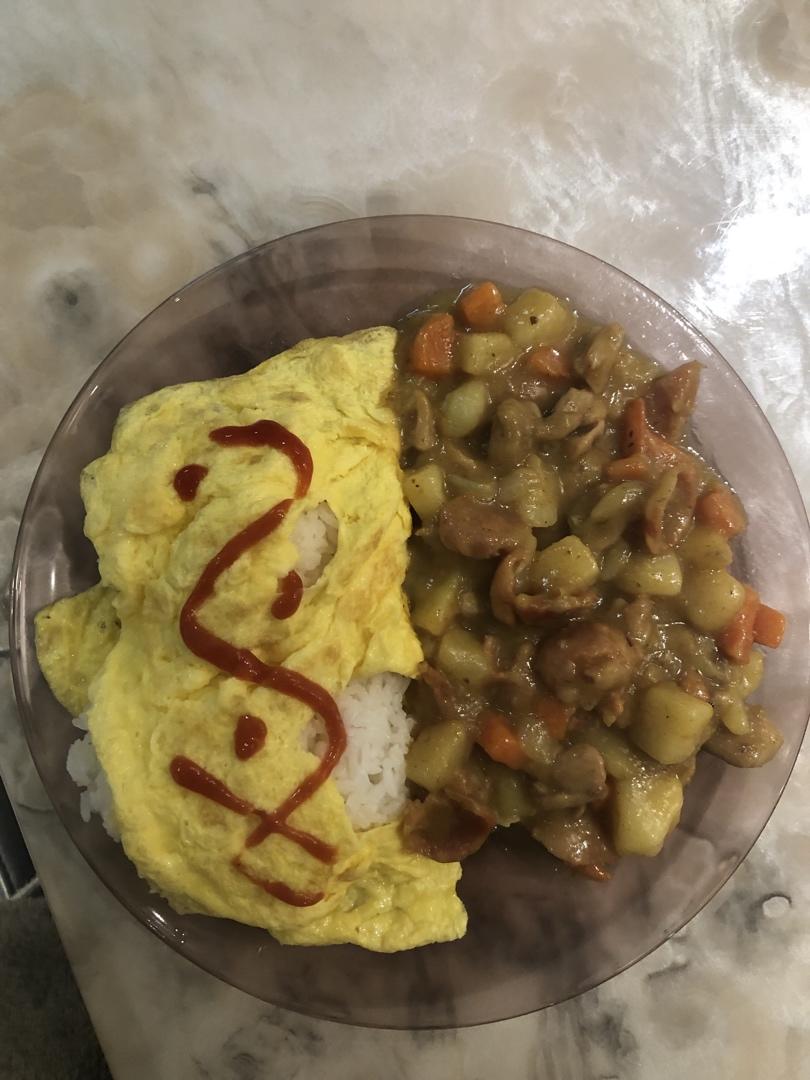 咖喱鸡肉蛋包饭