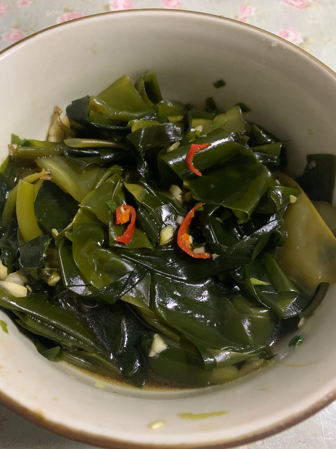 美味简单的凉拌嫩海带苗