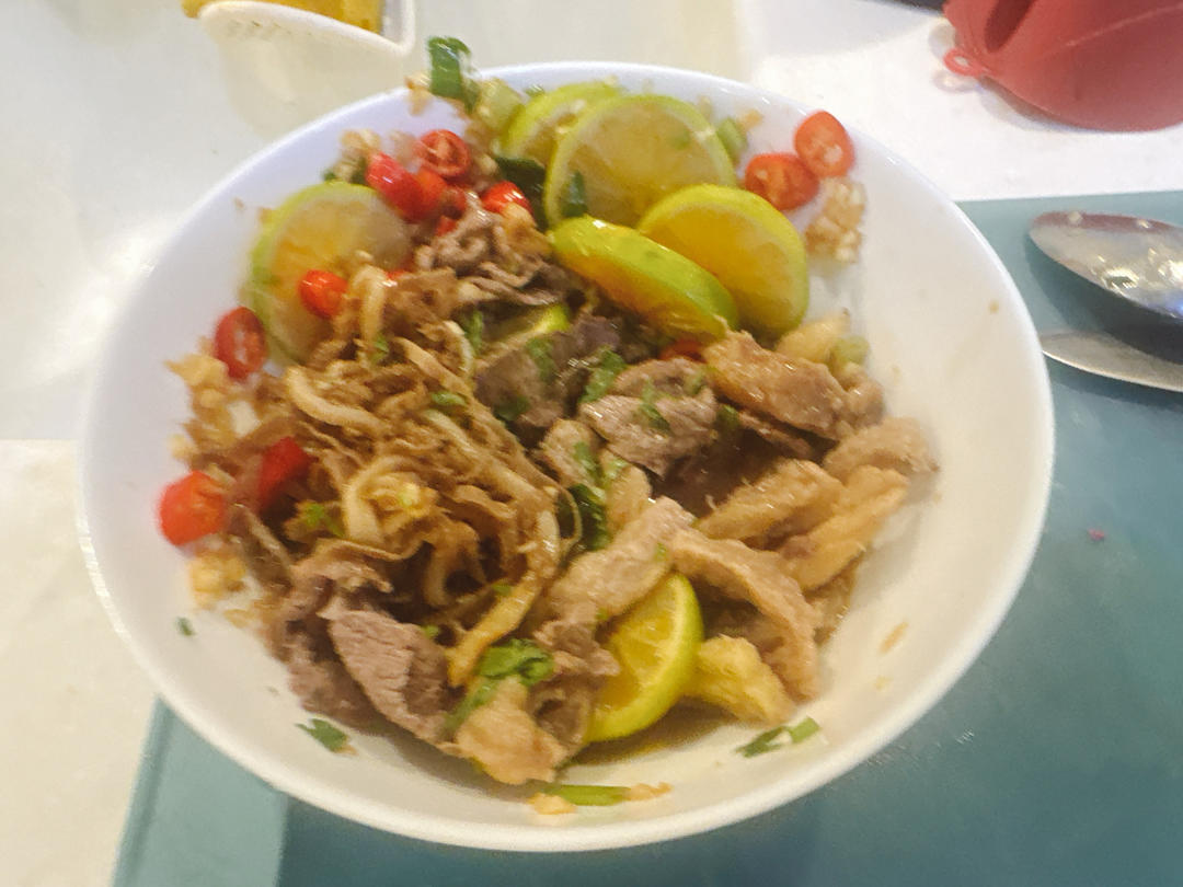 柠檬版凉拌牛杂（胸口油肥牛吊龙等）