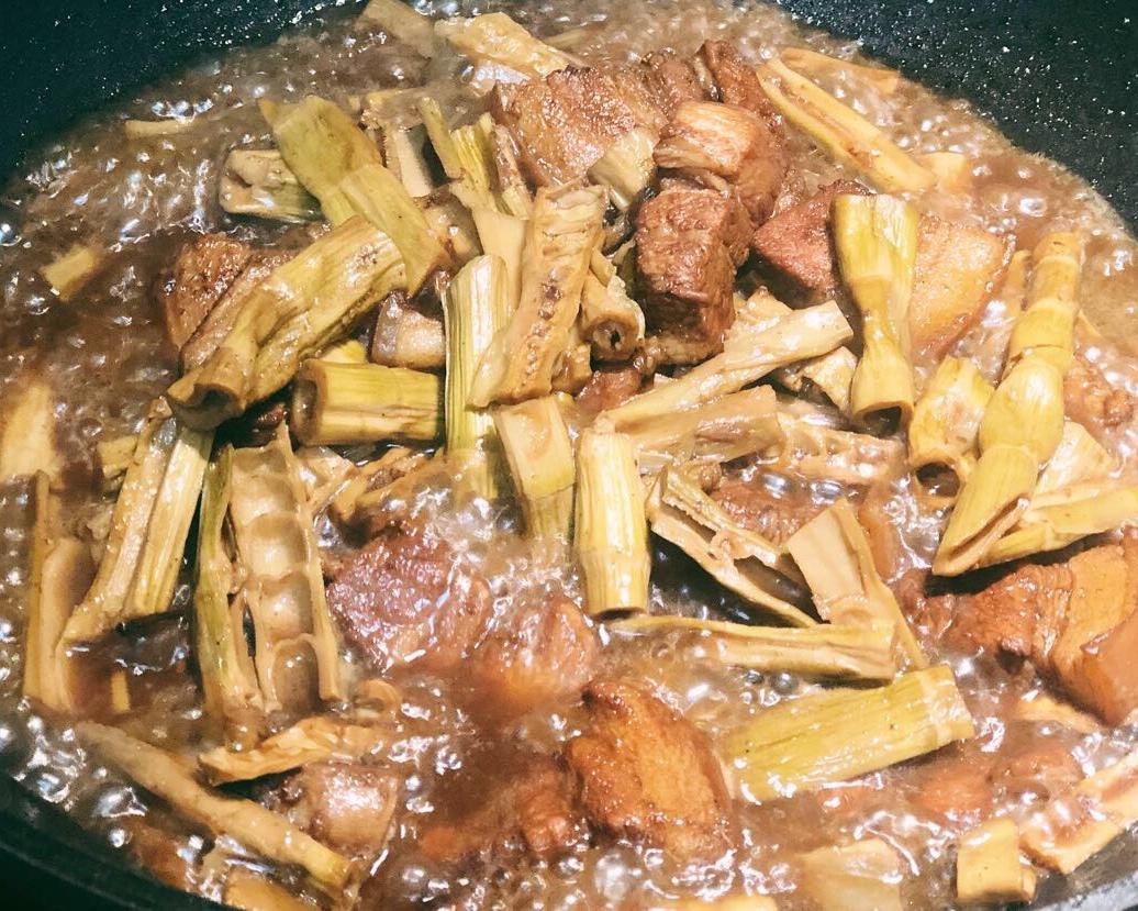 【甜而不腻沪菜】之石笋干焖肉