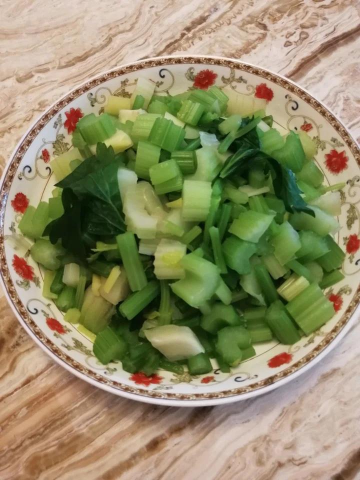水煮芹菜