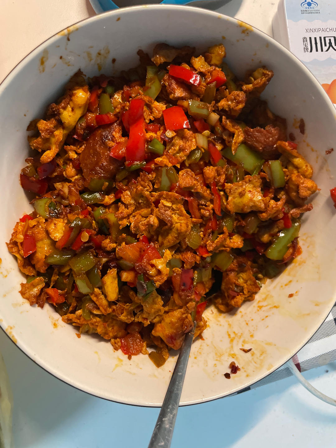 厨师长教你：“鸡蛋下饭菜”的三种做法，咸鲜微辣，拌饭拌面很赞