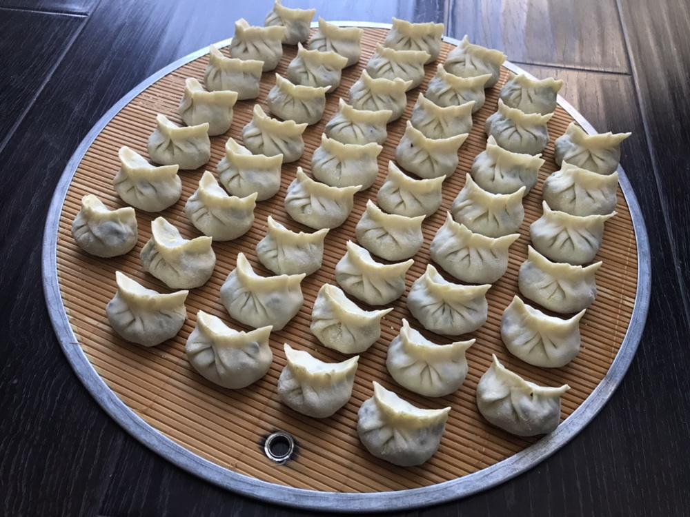 韭菜鸡蛋木耳虾米饺子🥟的做法