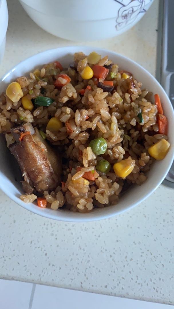 喷香排骨焖饭（爆好吃）