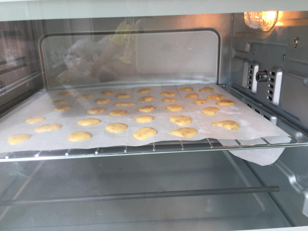 鸡蛋薄脆小饼干（原味和葱香味两种哟）-烤箱食谱