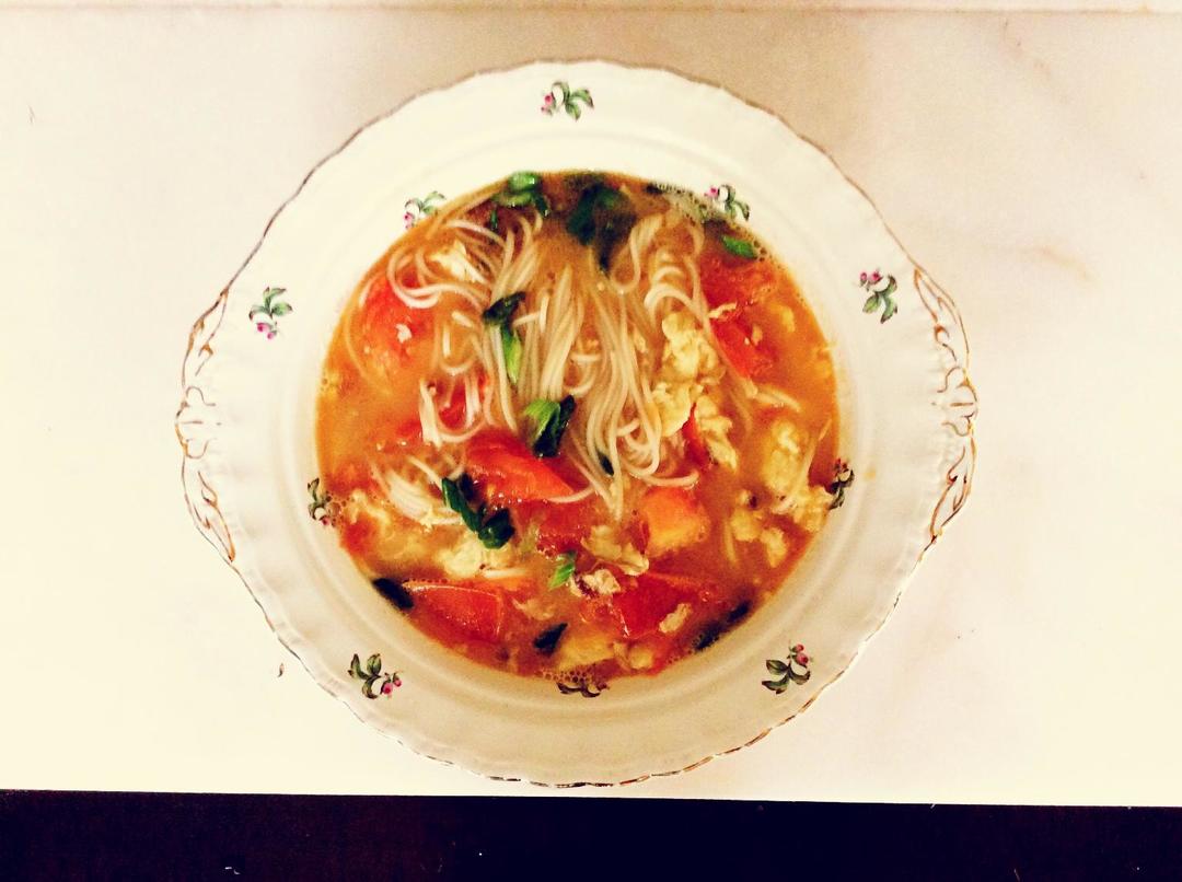 西红柿鸡蛋面的做法