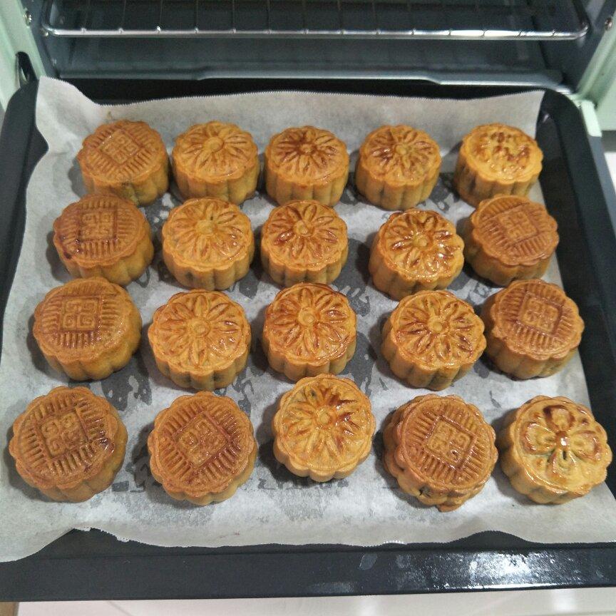 广式月饼——蛋黄莲蓉月饼