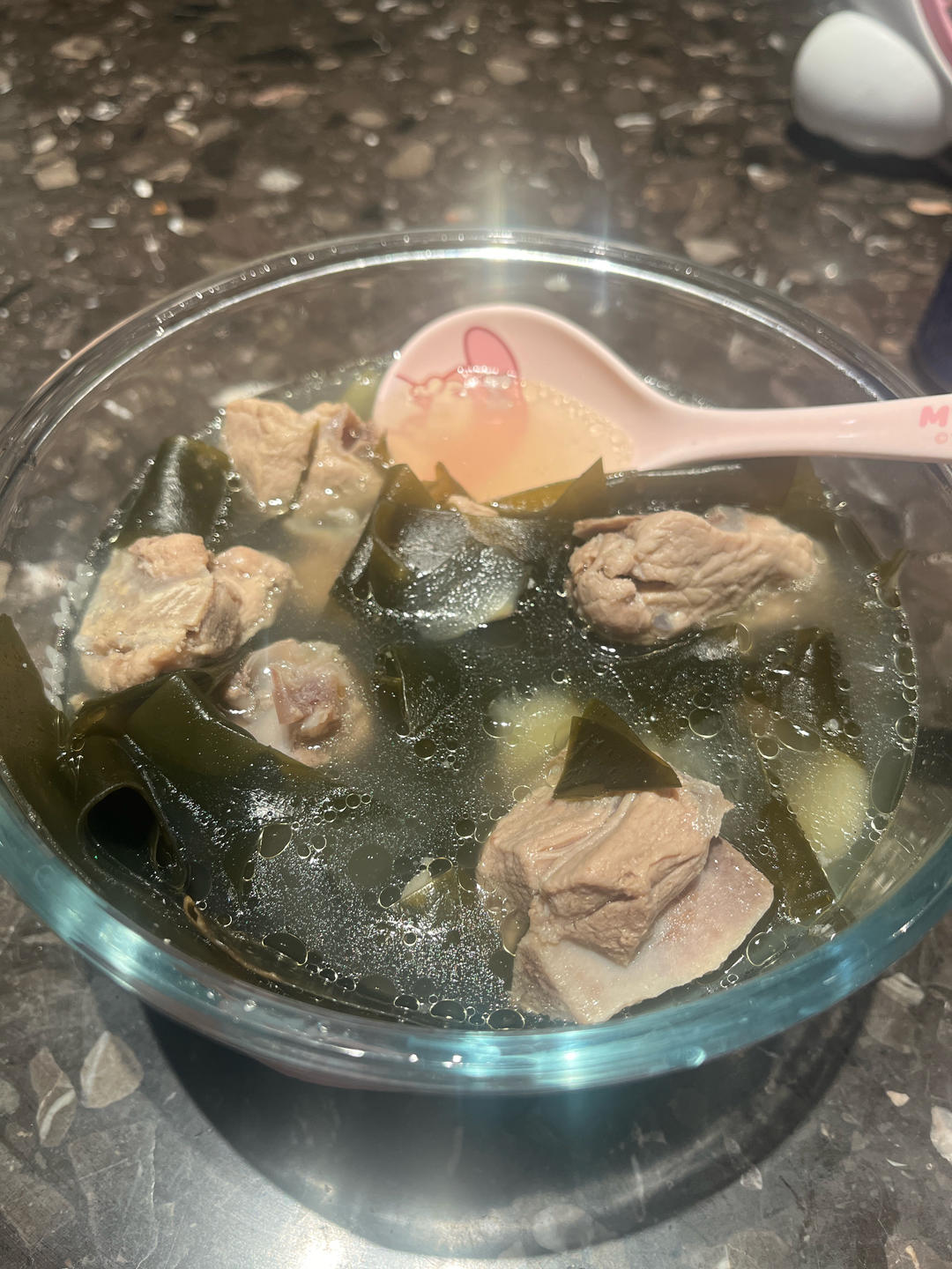 海带排骨肉汤
每日一汤养生