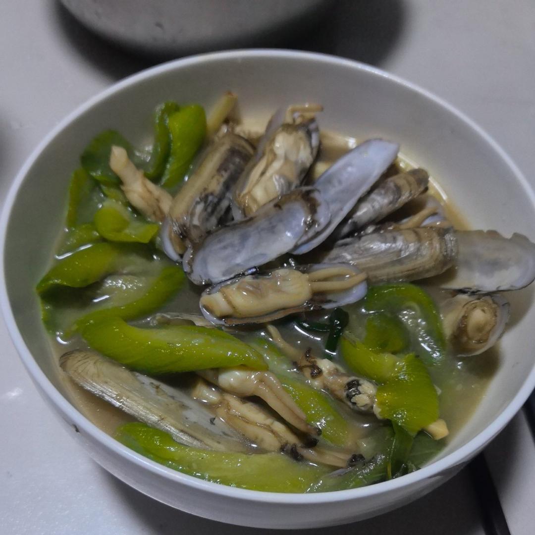 丝瓜烧蛏子(鲜掉眉毛)