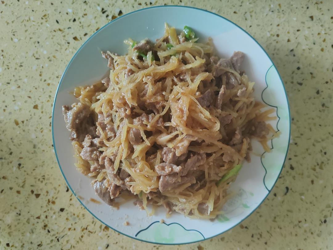 百吃不厌滴牛肉炒土豆丝～附带炒牛肉不老的方法（好吃到没朋友）