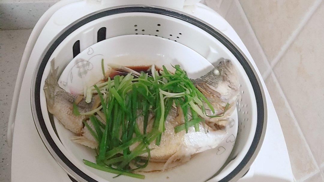 蒸鲈鱼