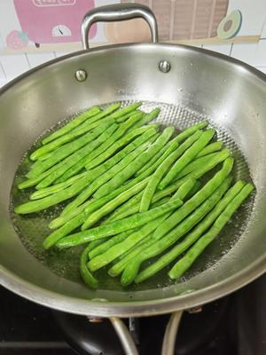 🔥快手下饭菜‼️榄菜四季豆的做法 步骤1