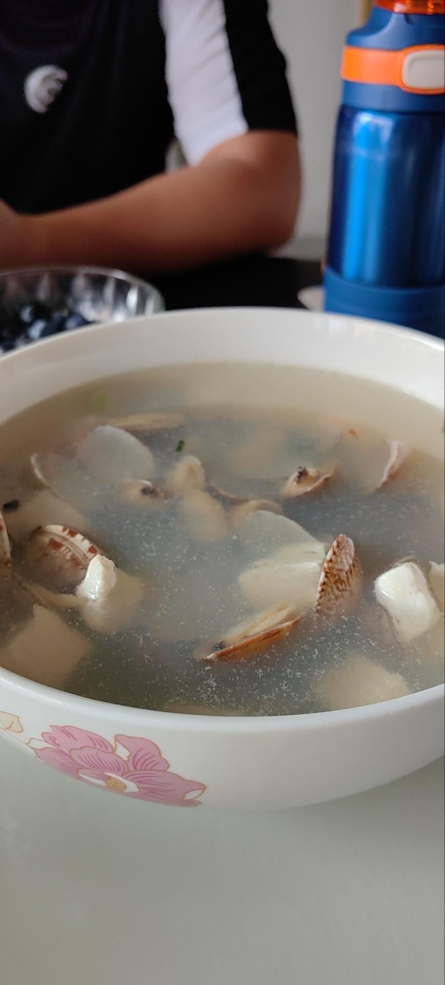 花蛤豆腐汤正确做法，鲜甜好喝，做法很简单