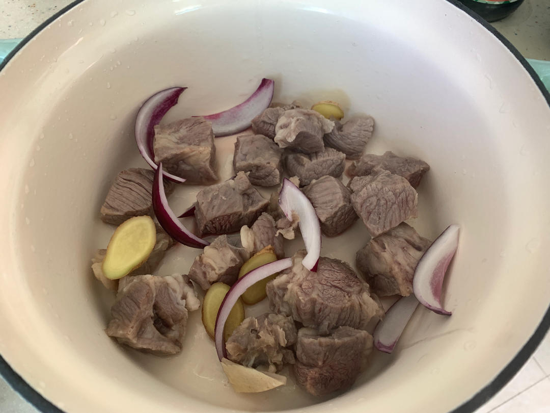 萝卜牛腩汤【11月北鼎珐琅锅食谱】