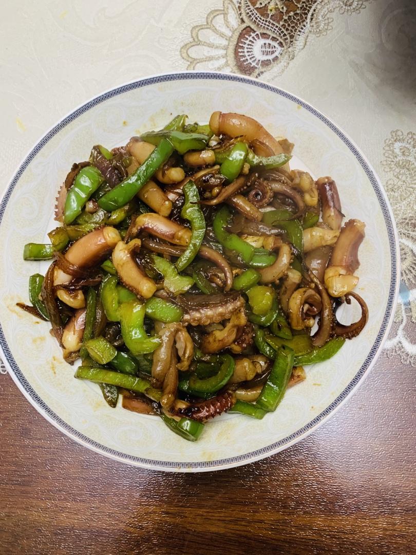 爆炒鱿鱼须，鱿鱼须一定要焯水！