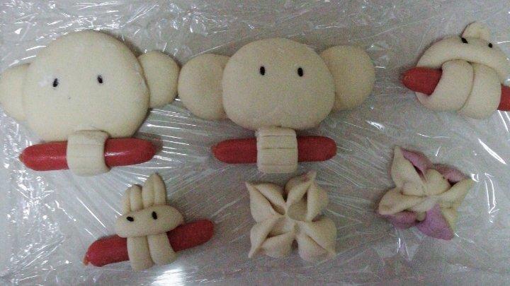 丹宝做的可爱大象火腿肠卡通馒头