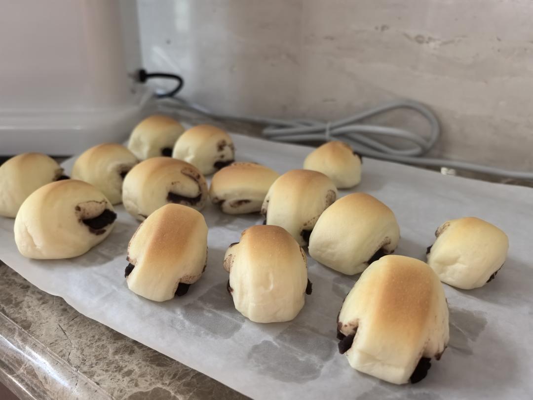 奶香红豆小面包