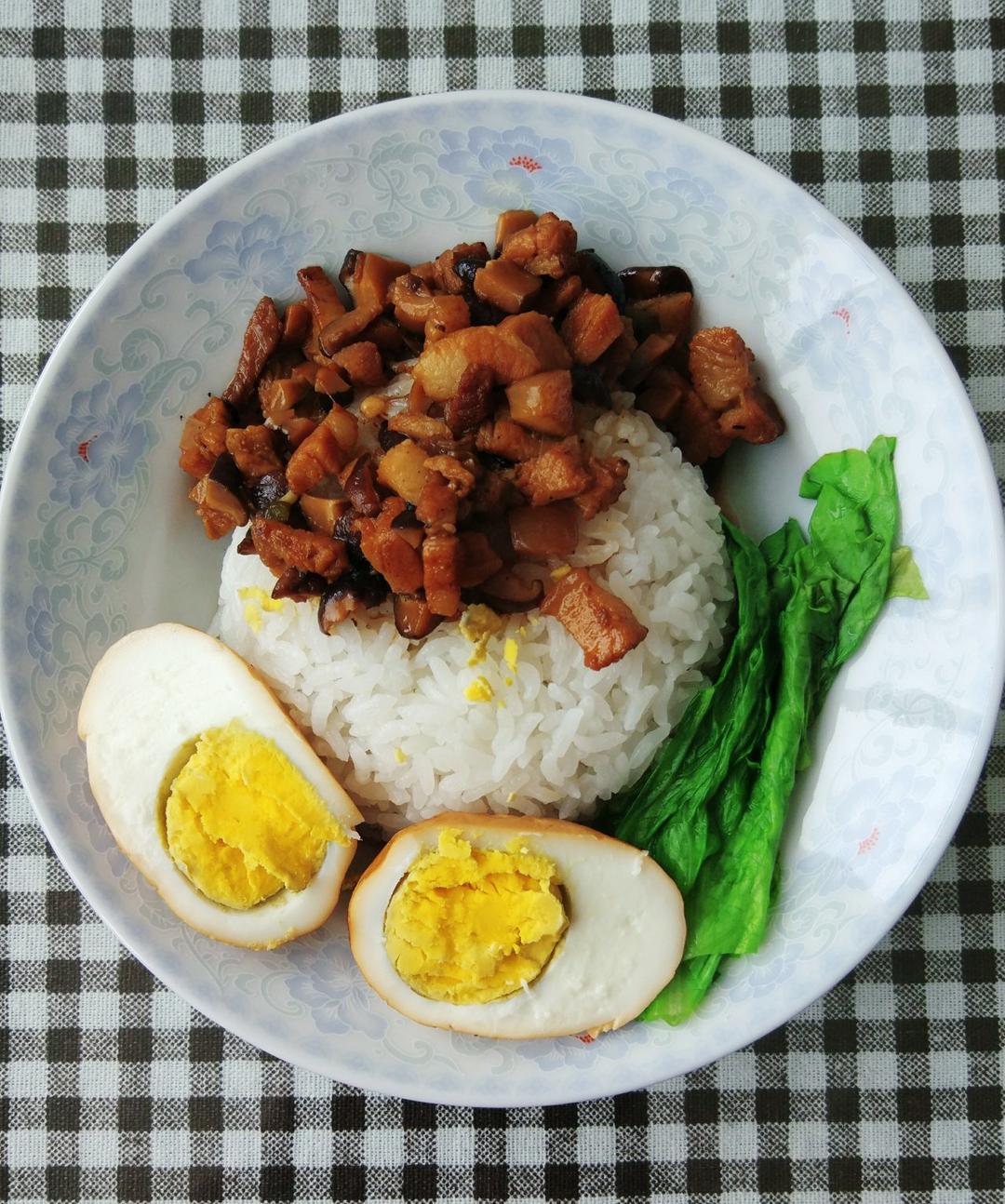 洋葱酥卤肉饭