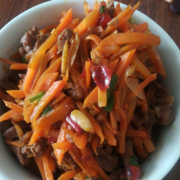 营养美味胡萝卜丝炒牛肉